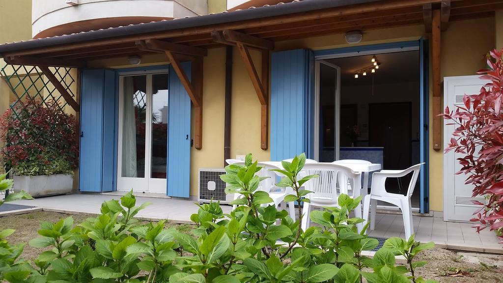 Residence Elisa Piano Terra Con Giardino E Posto Spiaggia Incluso Каорле Номер фото