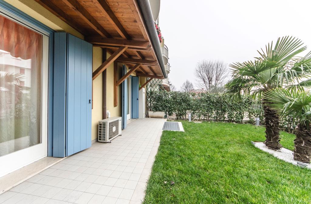 Residence Elisa Piano Terra Con Giardino E Posto Spiaggia Incluso Каорле Екстер'єр фото