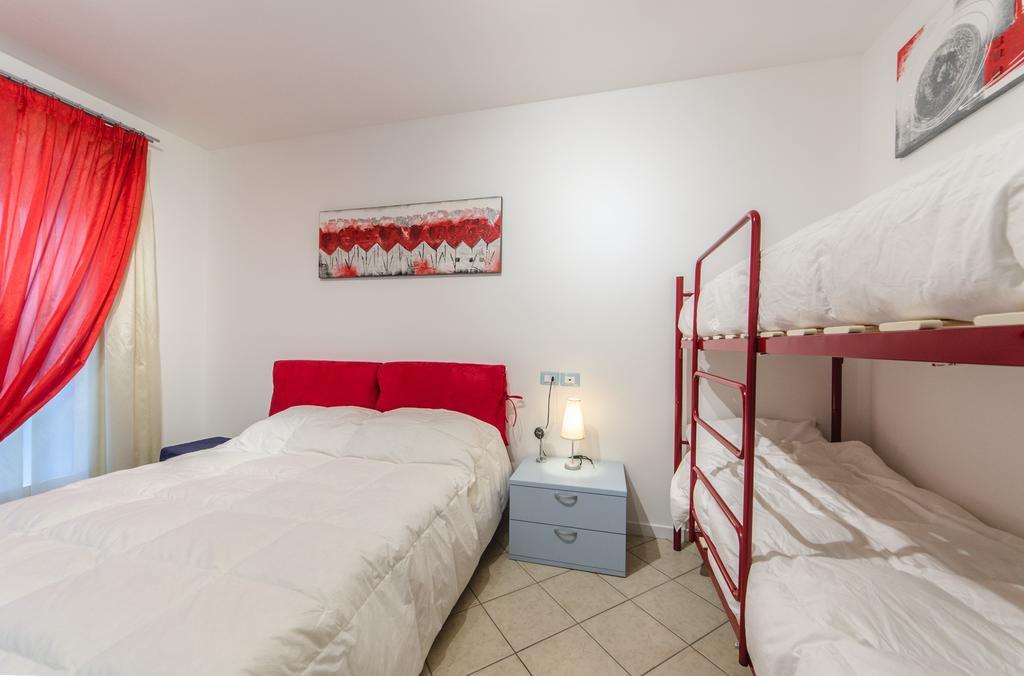 Residence Elisa Piano Terra Con Giardino E Posto Spiaggia Incluso Каорле Номер фото